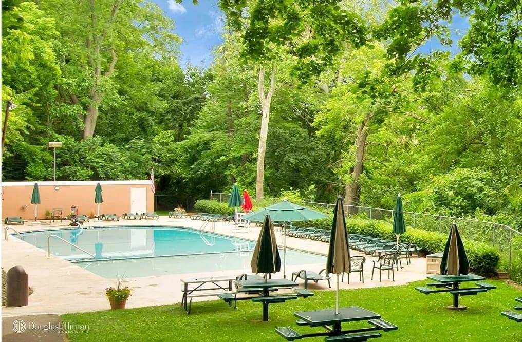 52 Rockledge Rd Unit: 2A