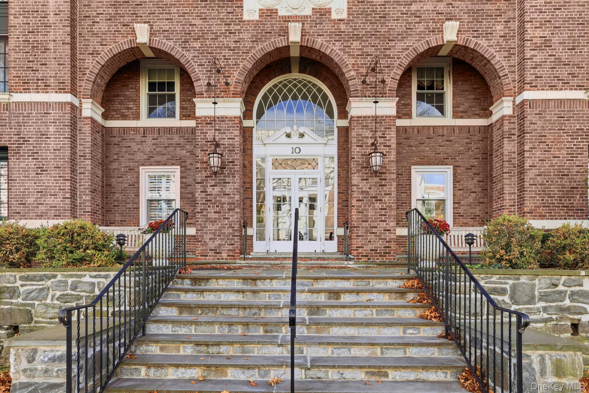 10 Brooklands Unit: 1H