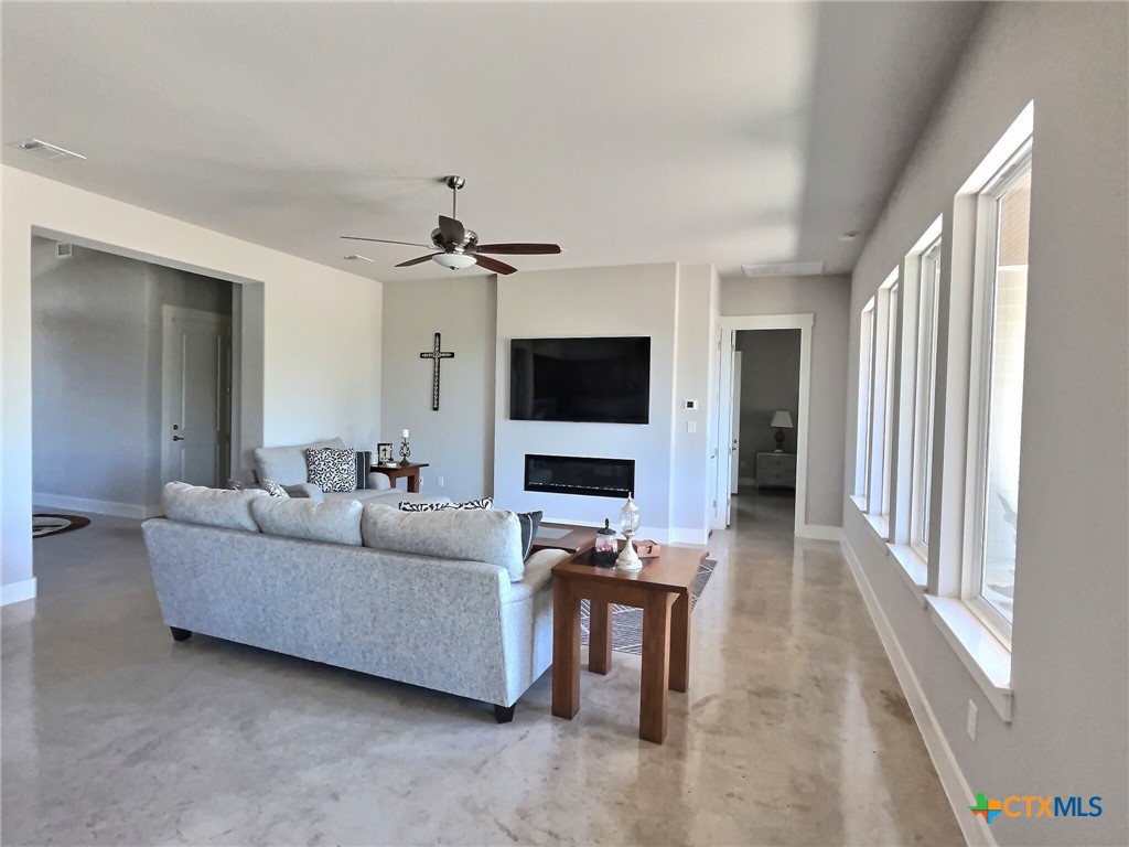 631 Crossman