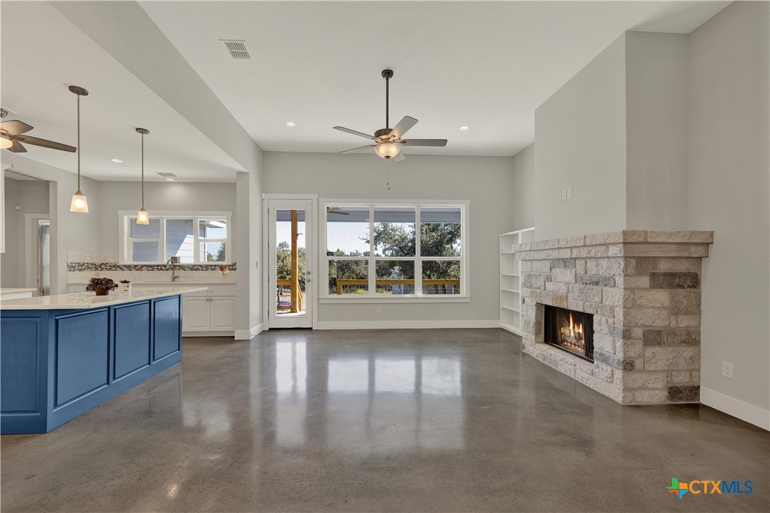 1590 Cottonwood Road