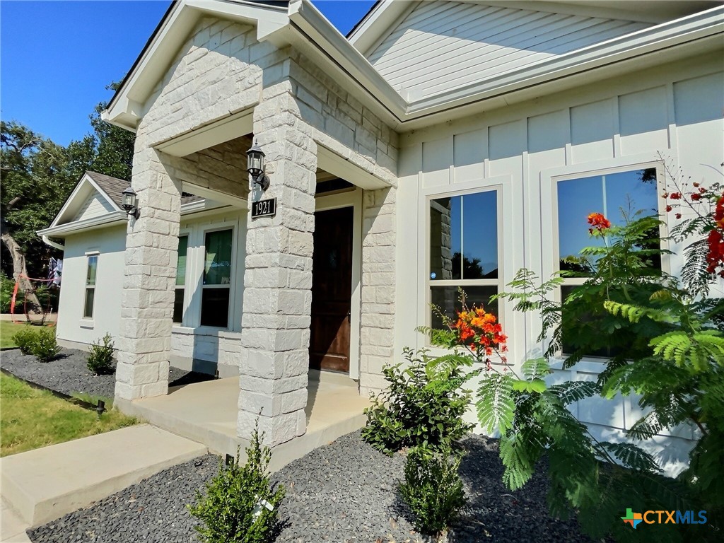 1921 Hunters Cove