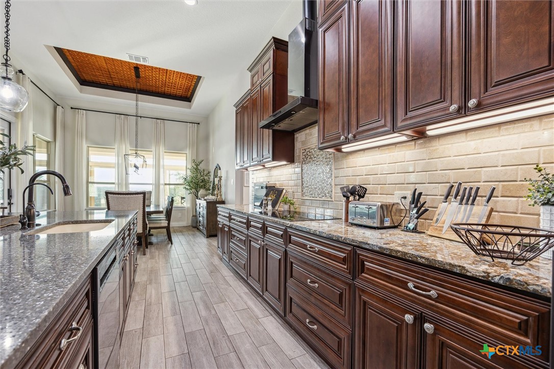 624 Crossman