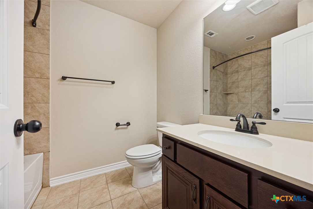 1135 Twisted Oak Court