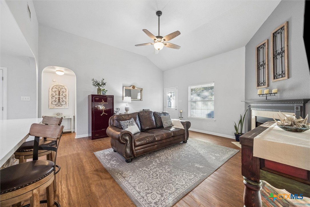 1328 Cottonwood Road