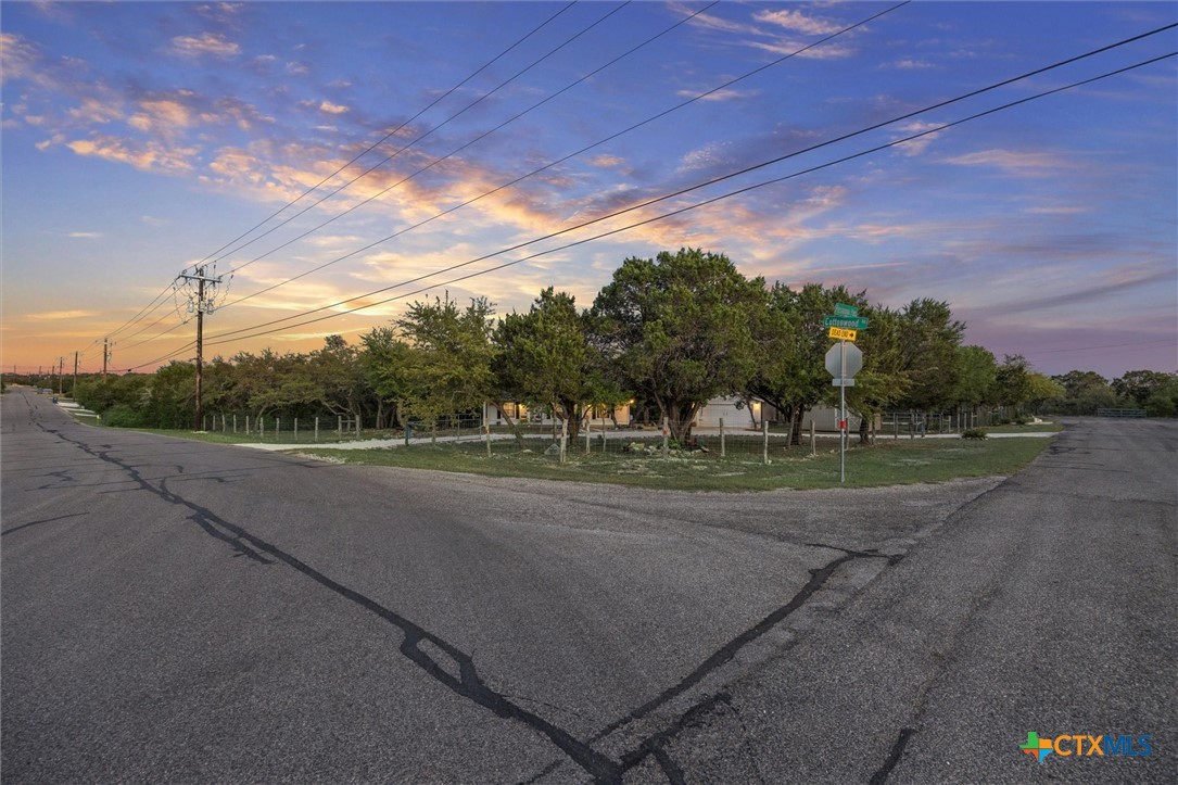 1328 Cottonwood Road