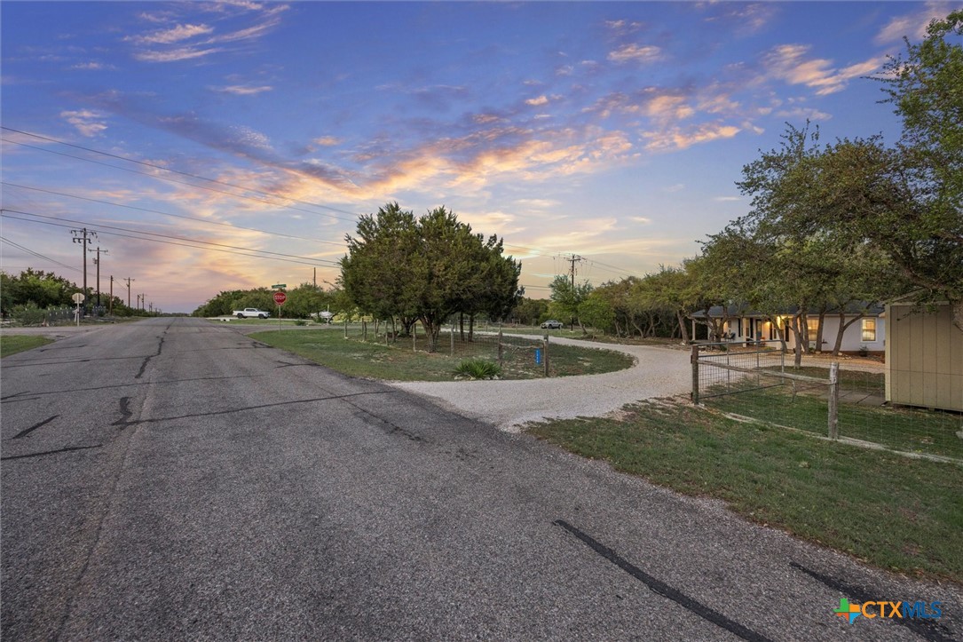 1328 Cottonwood Road