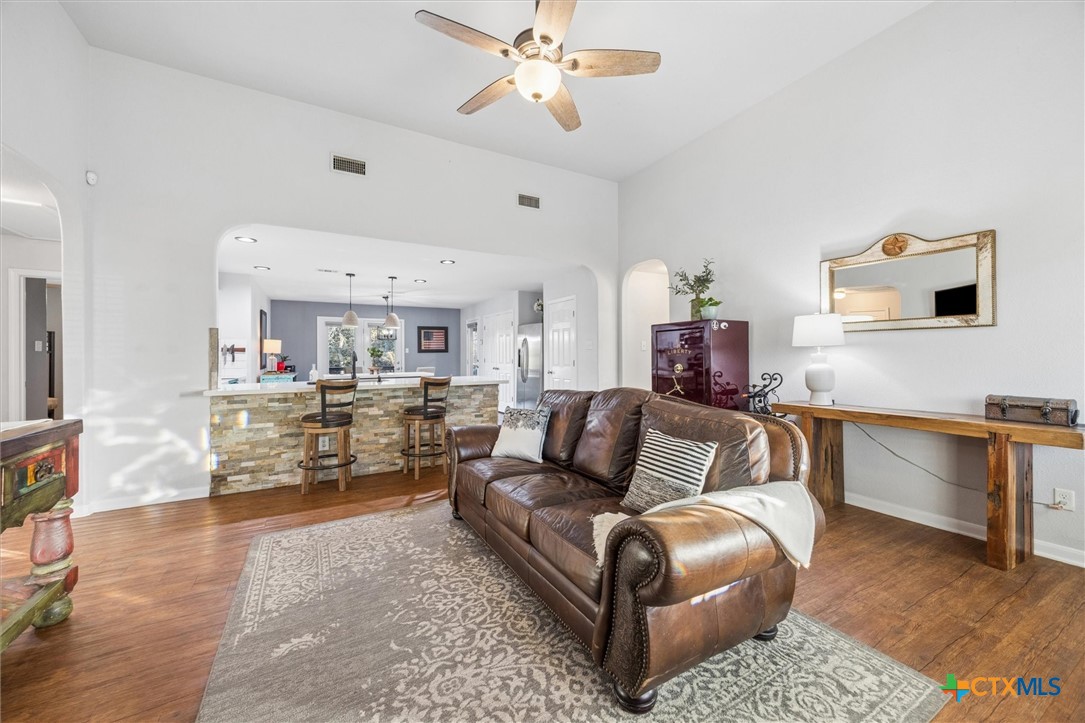 1328 Cottonwood Road