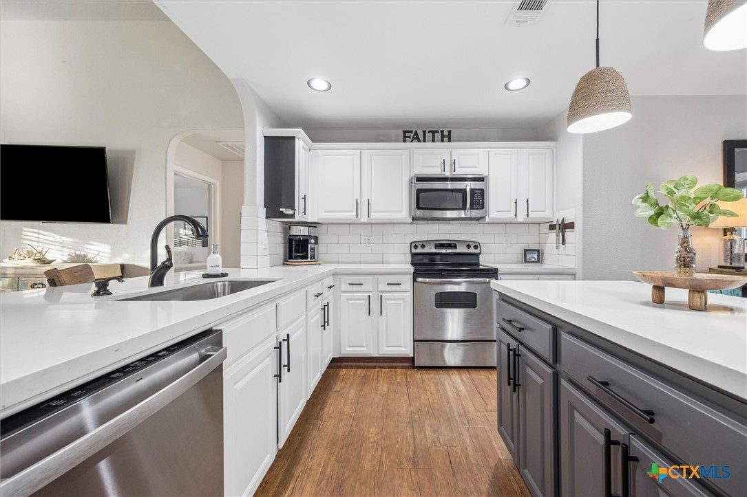 1328 Cottonwood Road