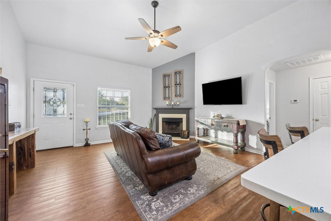 1328 Cottonwood Road