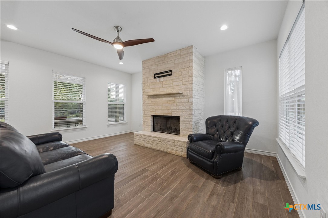 1420 Persimmon Pass