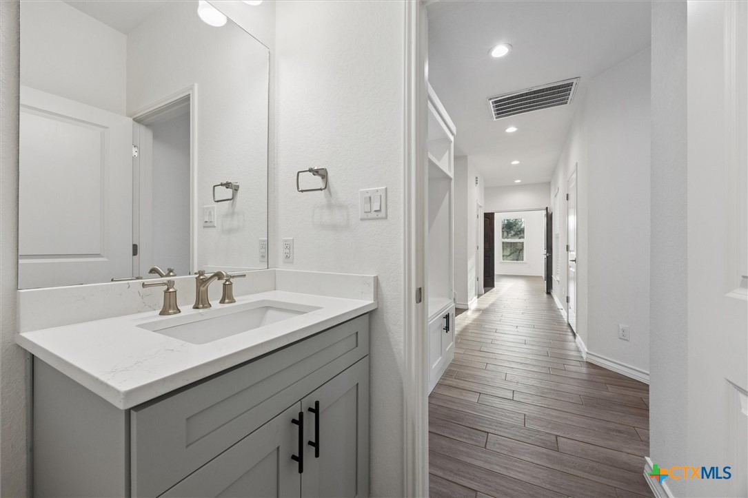 1420 Persimmon Pass