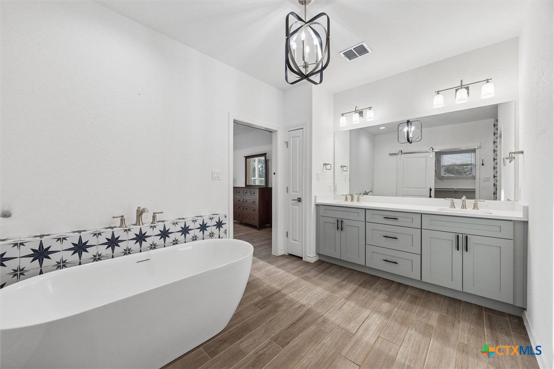 1420 Persimmon Pass