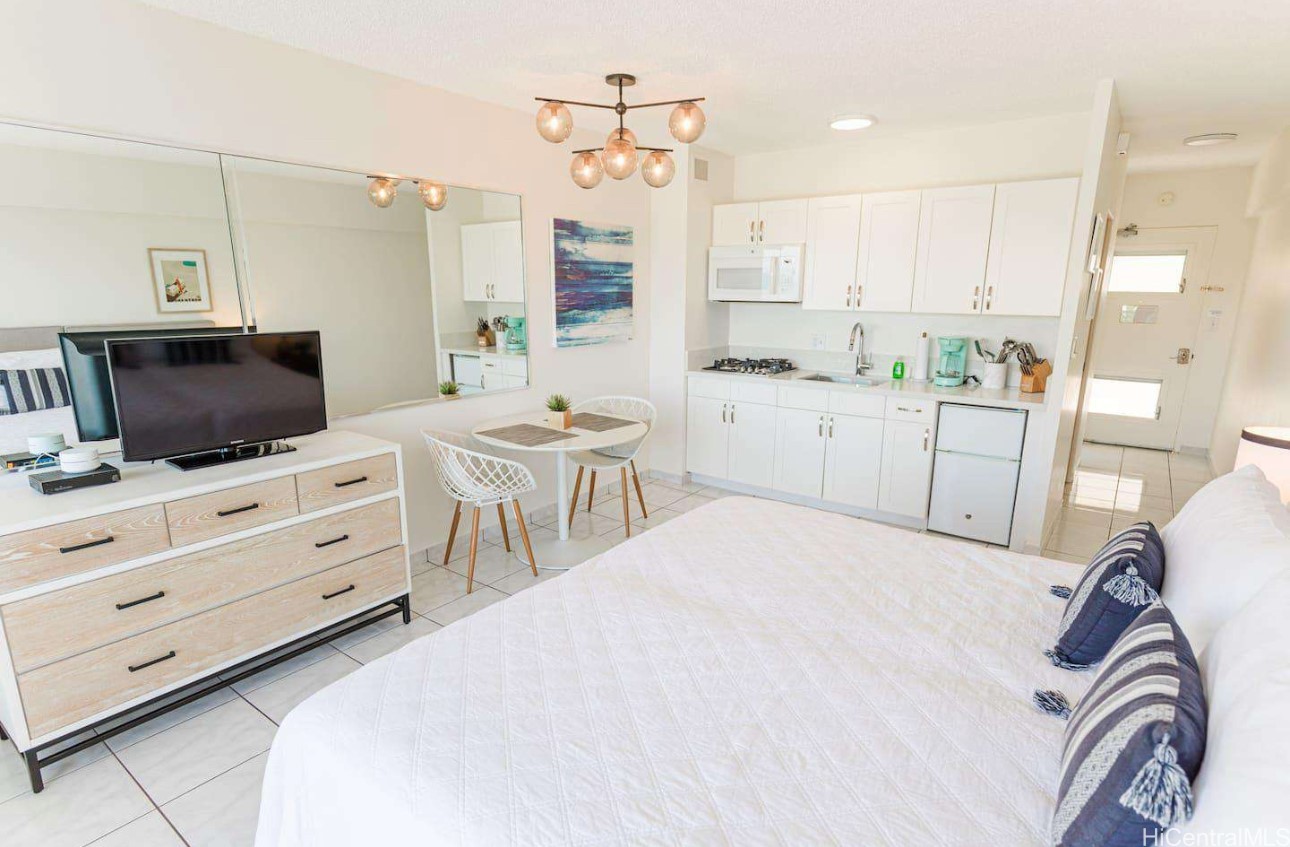 2161 Kalia Road 1014