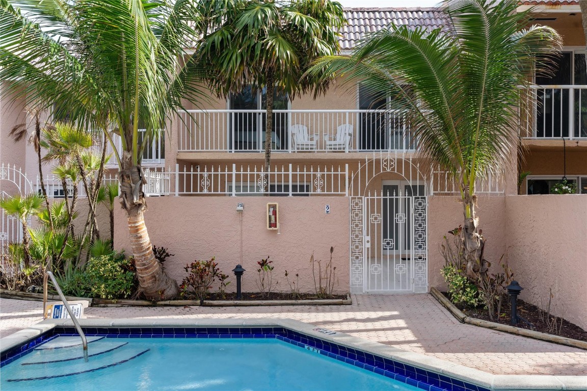 1173 Hillsboro Mile Unit: Unit 2 Building 1