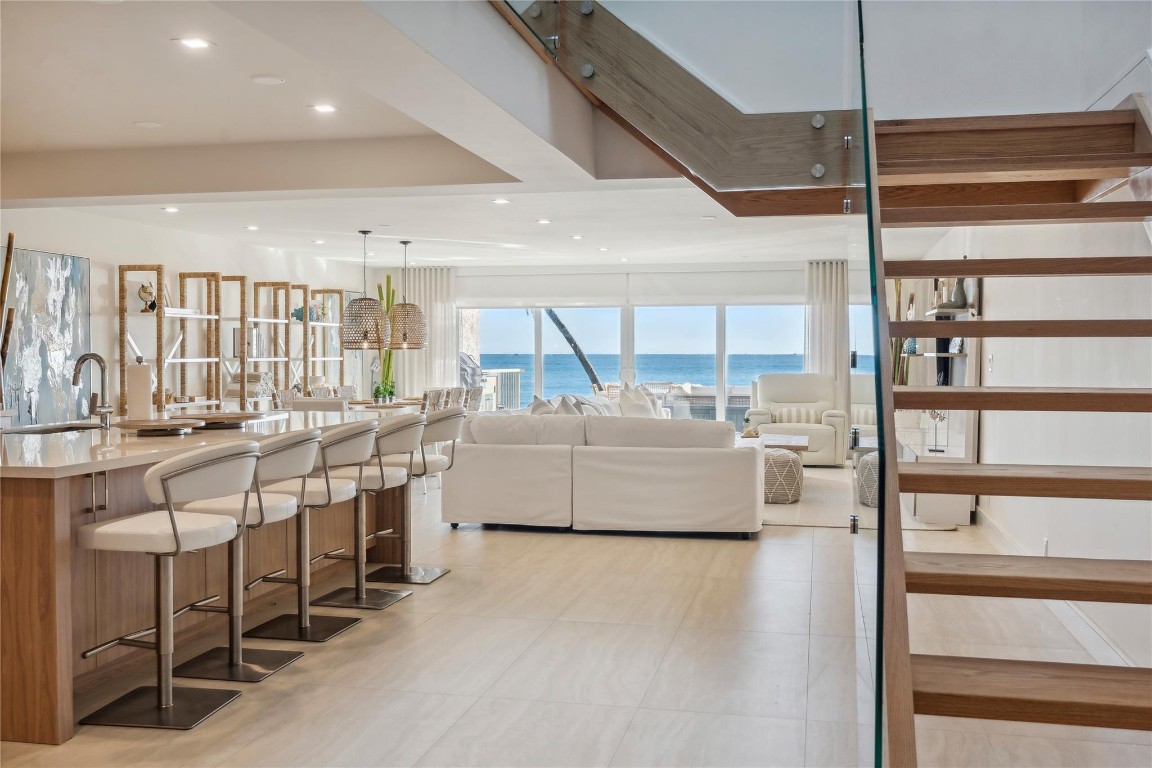 1173 Hillsboro Mile Unit: Unit 2 Building 1