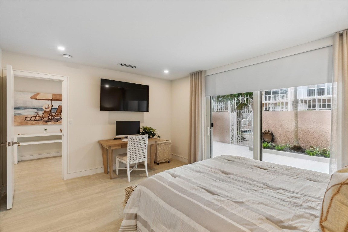 1173 Hillsboro Mile Unit: Unit 2 Building 1