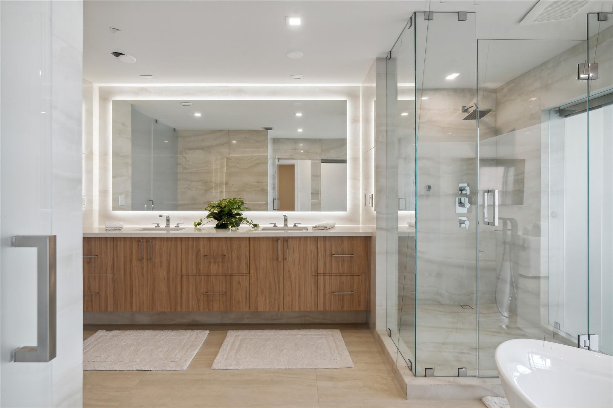 1173 Hillsboro Mile Unit: Unit 2 Building 1