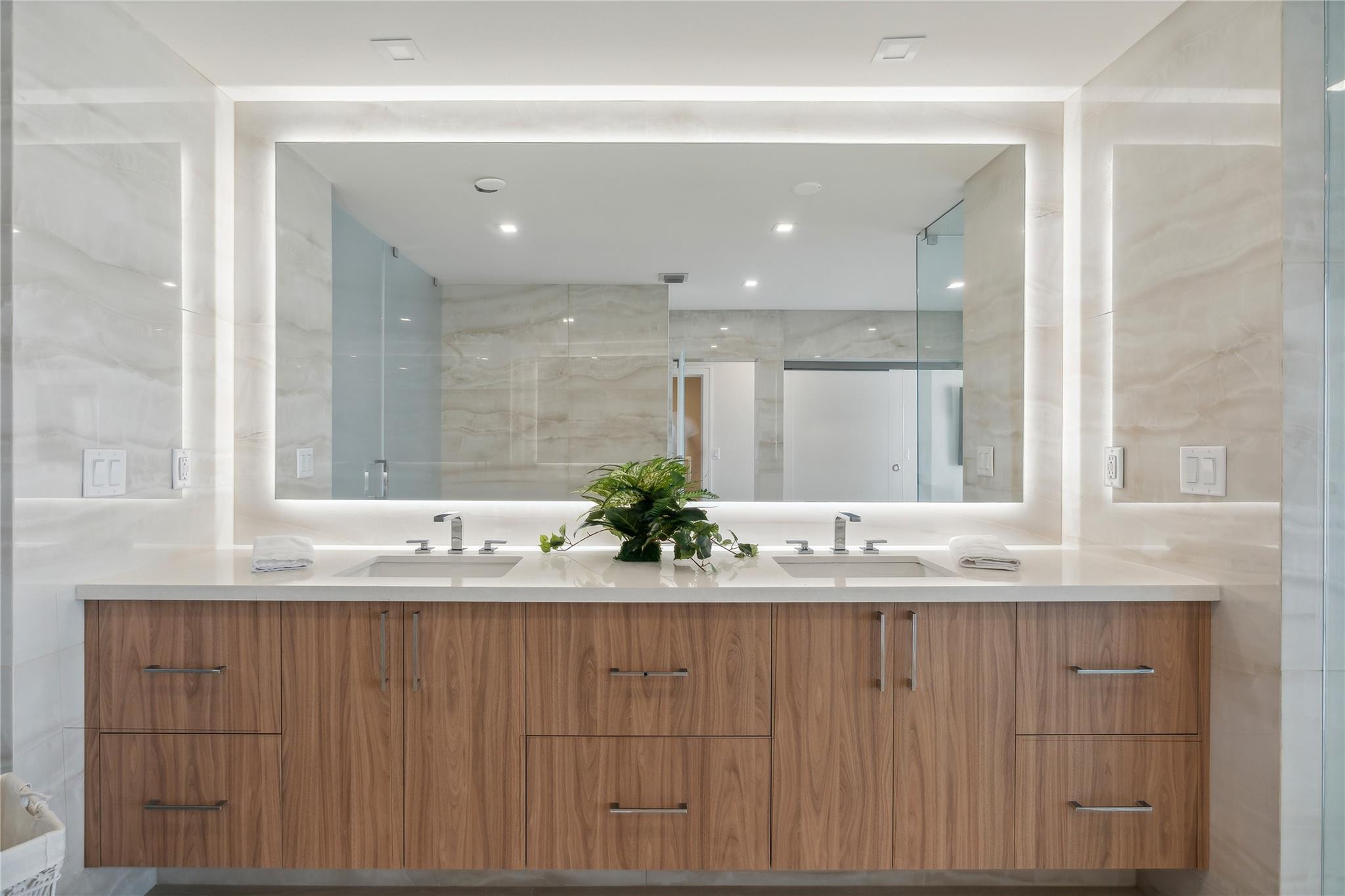 1173 Hillsboro Mile Unit: Unit 2 Building 1