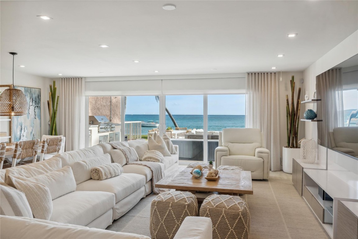 1173 Hillsboro Mile Unit: Unit 2 Building 1