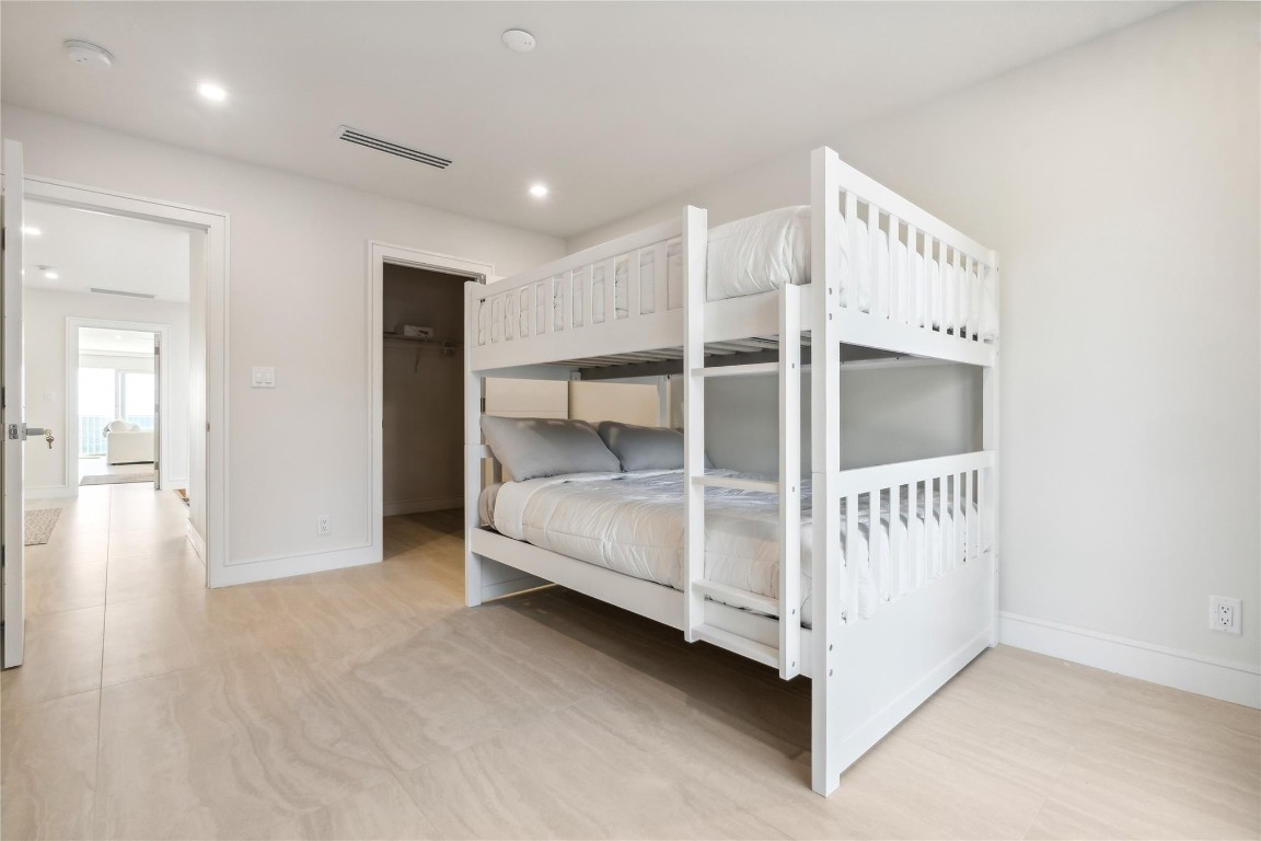 1173 Hillsboro Mile Unit: Unit 2 Building 1