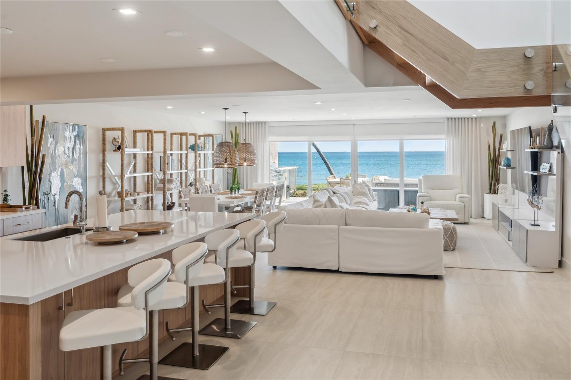 1173 Hillsboro Mile Unit: Unit 2 Building 1