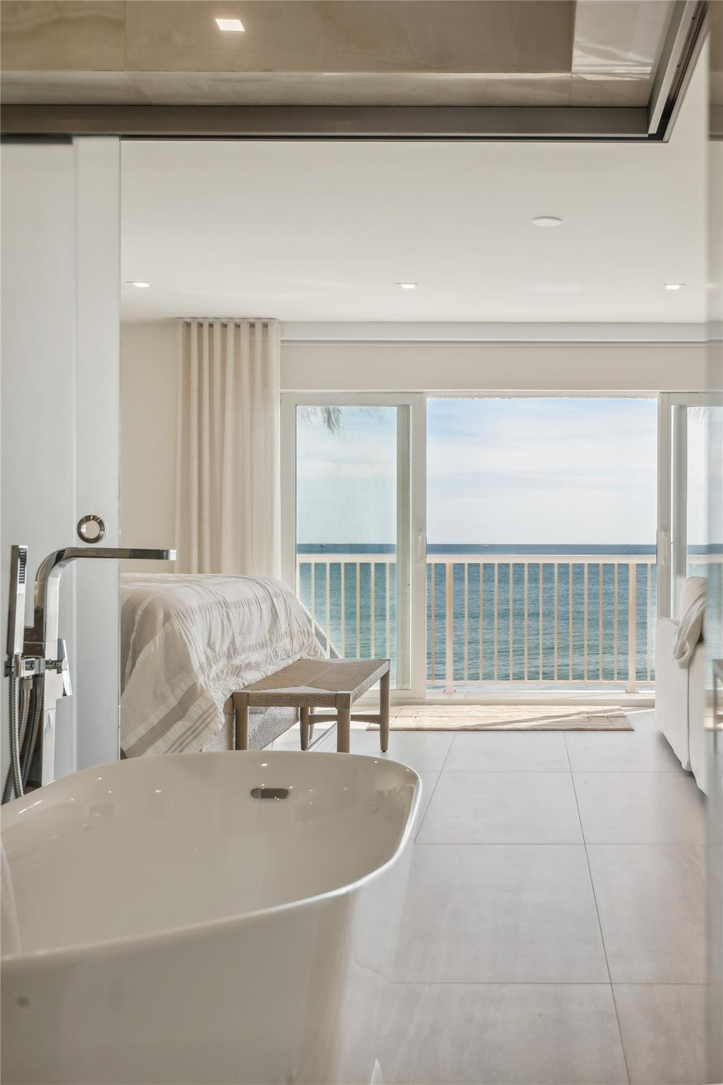 1173 Hillsboro Mile Unit: Unit 2 Building 1