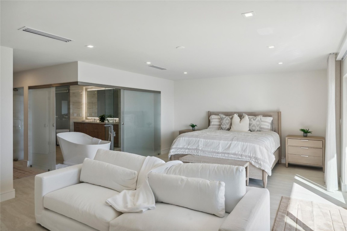 1173 Hillsboro Mile Unit: Unit 2 Building 1