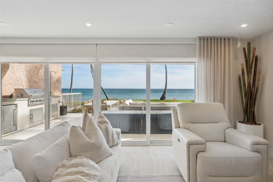 1173 Hillsboro Mile Unit: Unit 2 Building 1