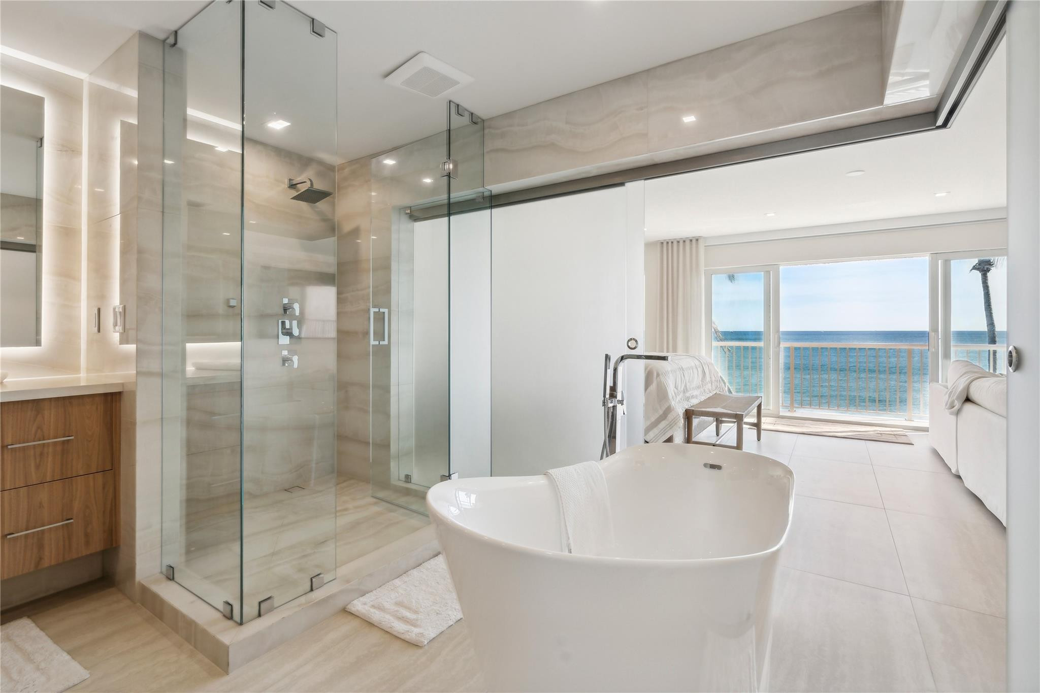 1173 Hillsboro Mile Unit: Unit 2 Building 1