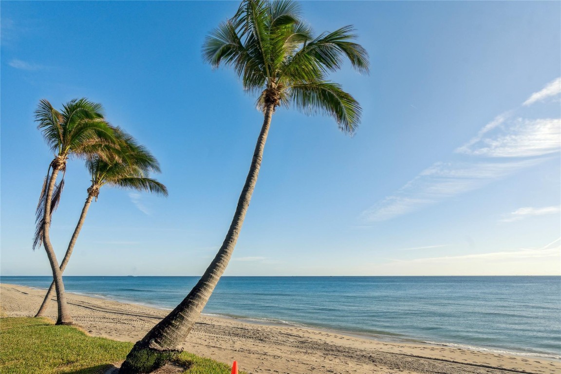 1173 Hillsboro Mile Unit: Unit 2 Building 1