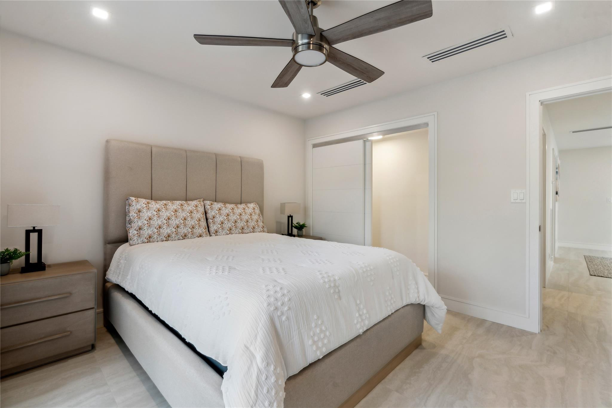 1173 Hillsboro Mile Unit: Unit 2 Building 1