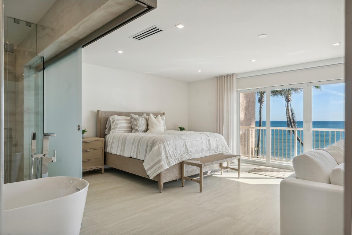 1173 Hillsboro Mile Unit: Unit 2 Building 1