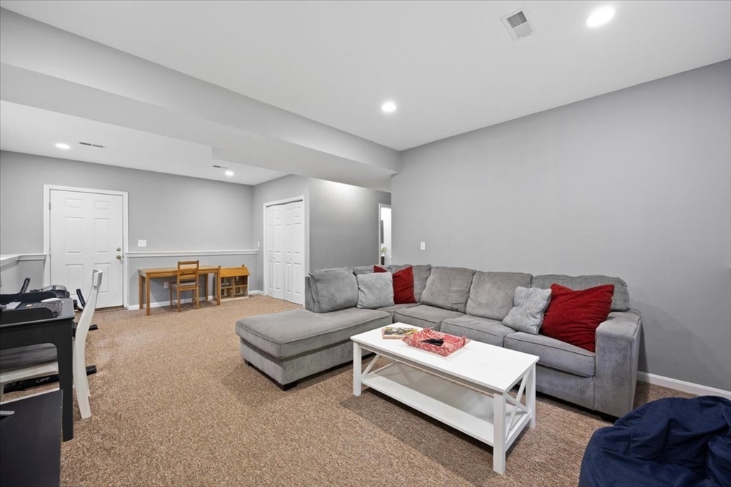 241 Bedford St