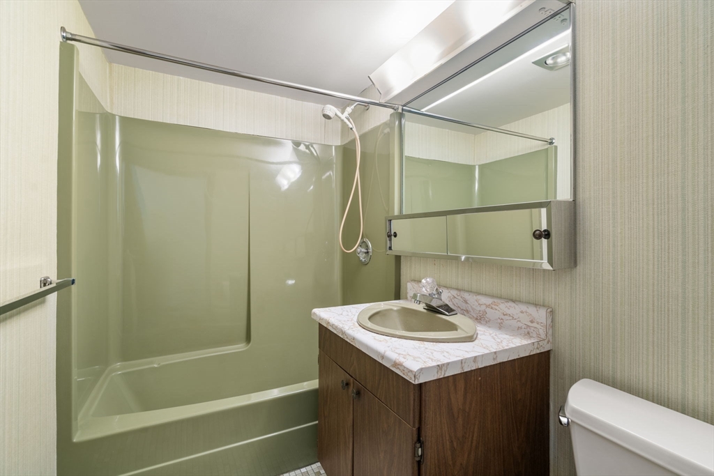 1500 Worcester Rd # 527