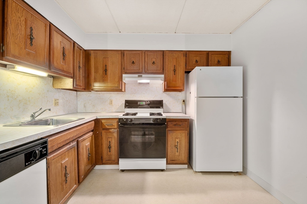1500 Worcester Rd # 527