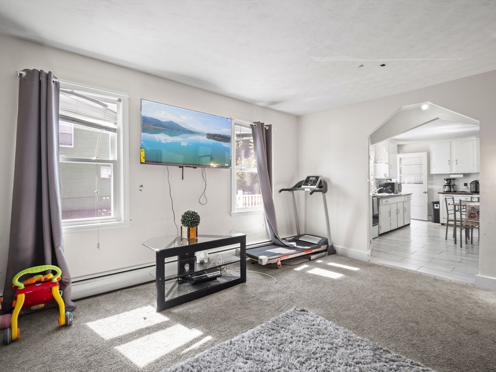 16 Murray Ave