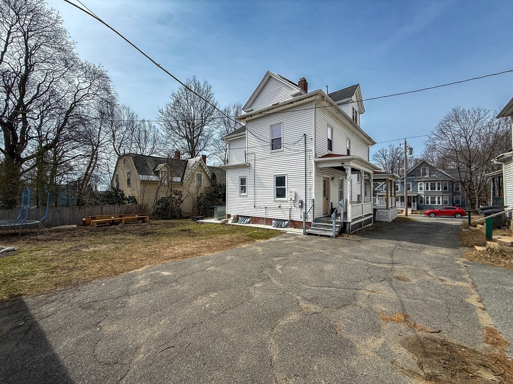 102 Chestnut St