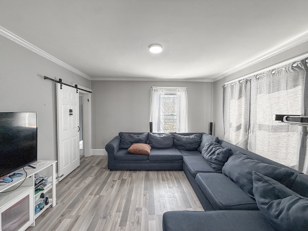 102 Chestnut St