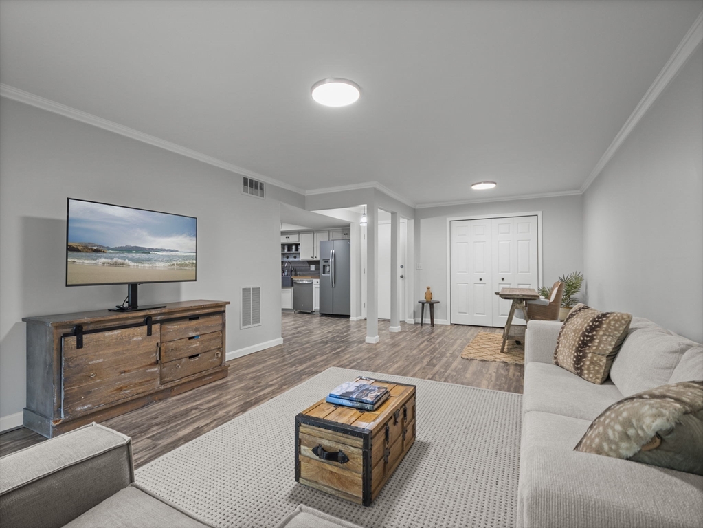 7 Shadowbrook Lane # 9