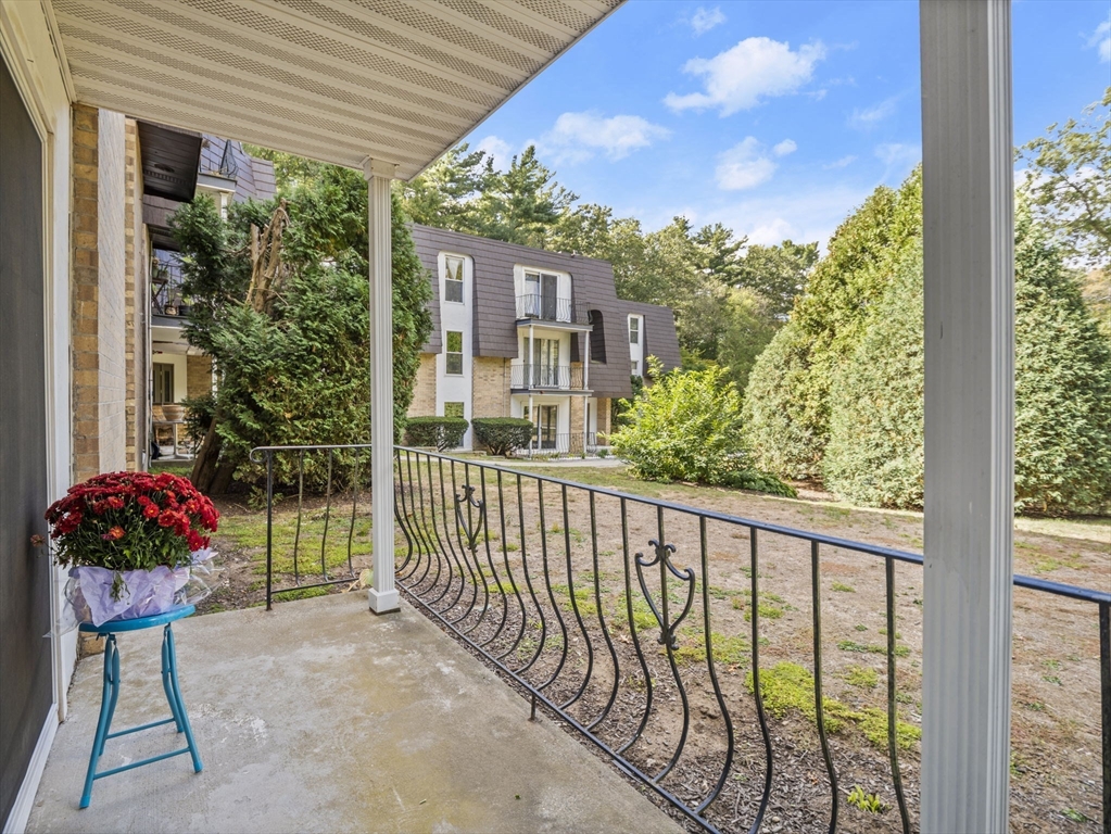 7 Shadowbrook Lane # 9