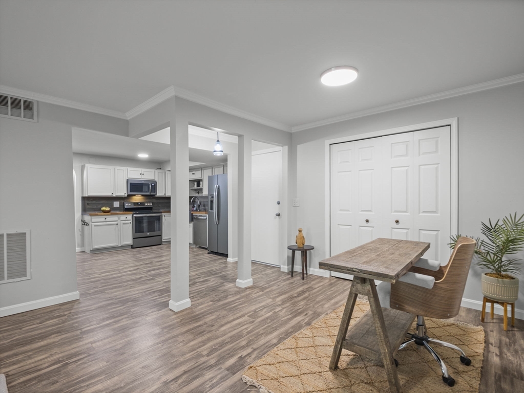7 Shadowbrook Lane # 9