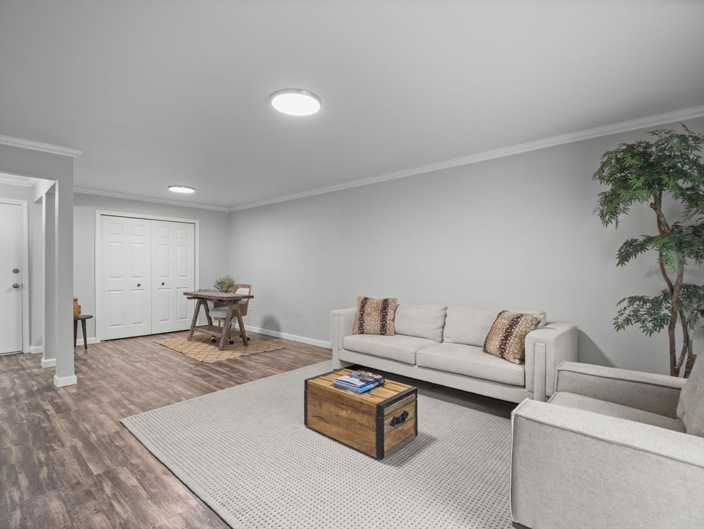 7 Shadowbrook Lane # 9