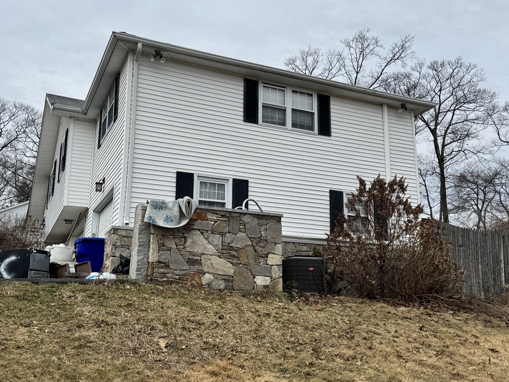 46 W Fountain St