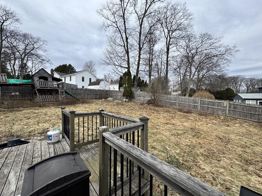 46 W Fountain St