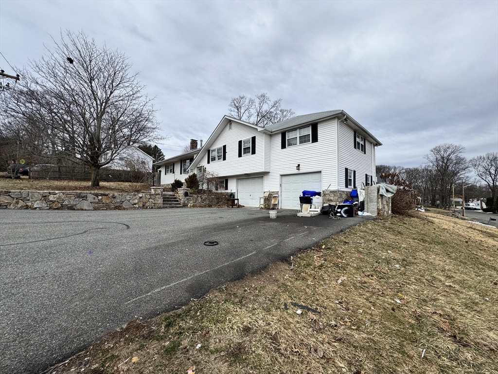 46 W Fountain St