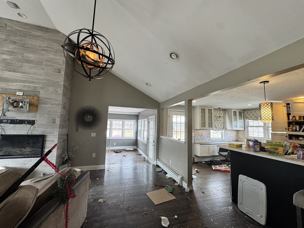 46 W Fountain St