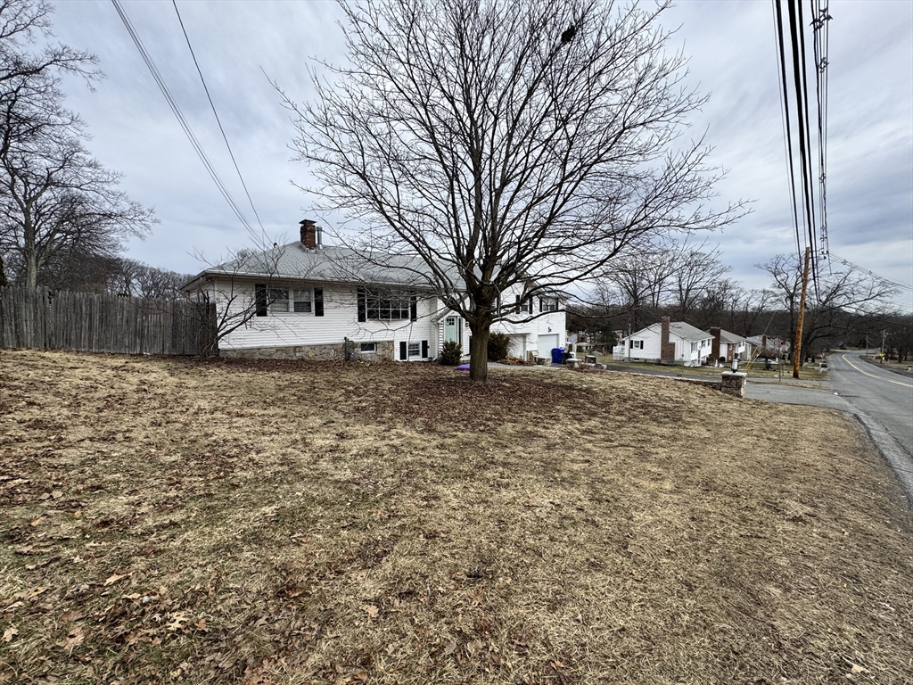 46 W Fountain St