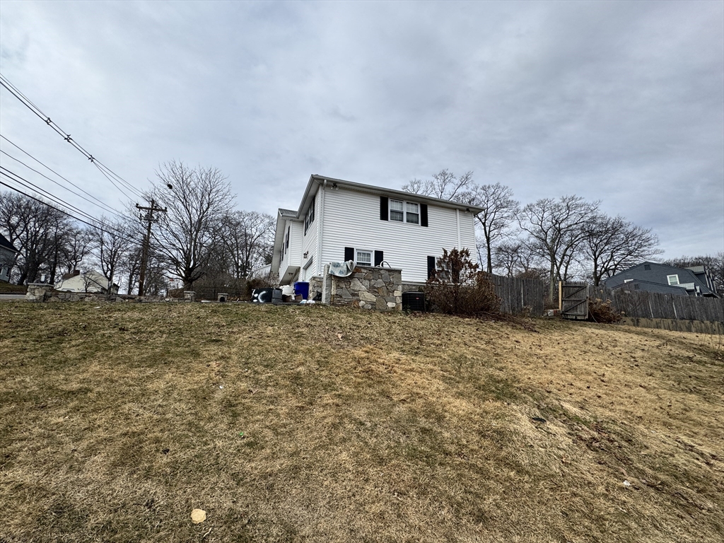 46 W Fountain St