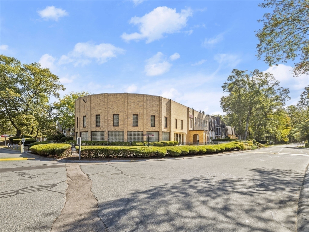 15 Shadowbrook Lane # 28