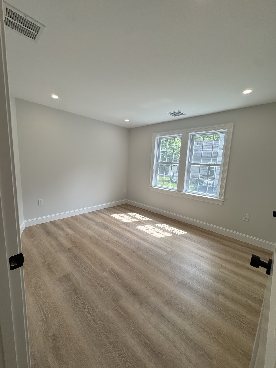 158 Fairview Ave